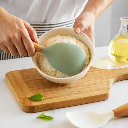 Non-Stick and Anti-Scalding Cooking Spoon - Safety and Practicality
